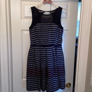 Women’s blue, white, and pink dress